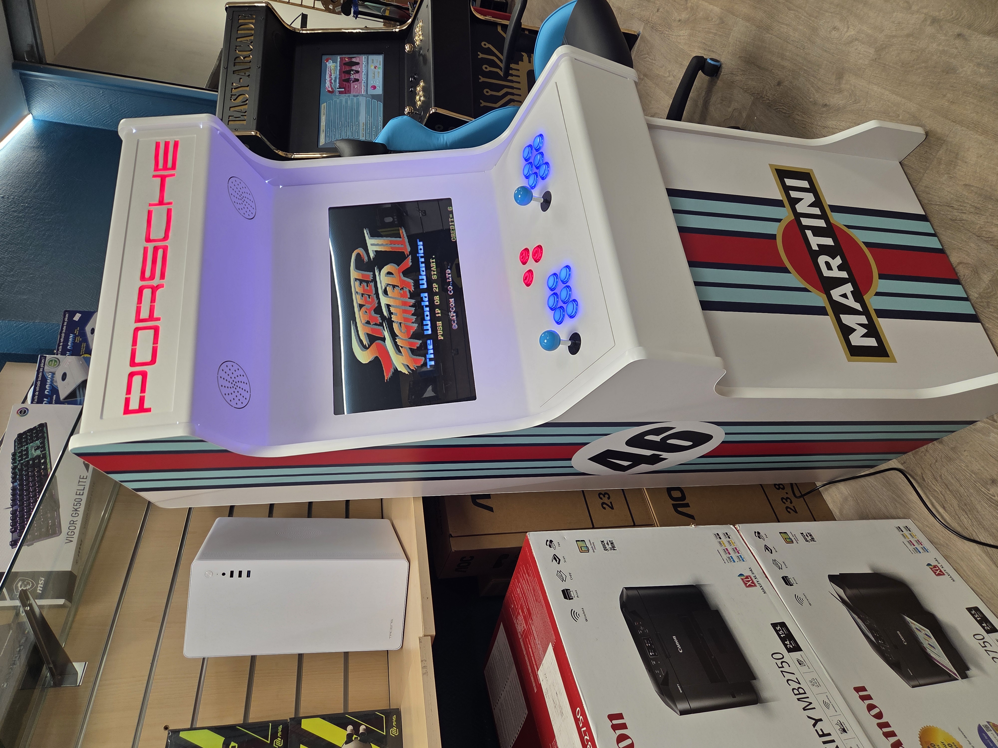 Borne arcade Porsche Martini Racing personnalisée